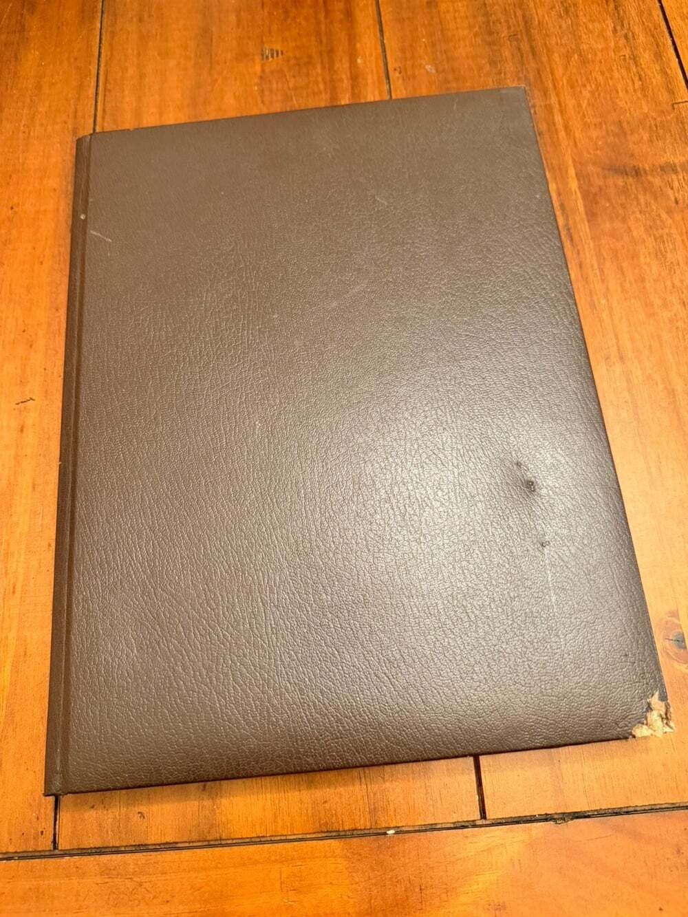 FRONTIER Photographs By David Muench THE LOUIS L’AMOUR COLLECTION Leatherette HC